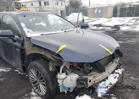 2019 Toyota Avalon Hybrid Limited from USA, damaged, VIN 4T1B21FB7KU002045